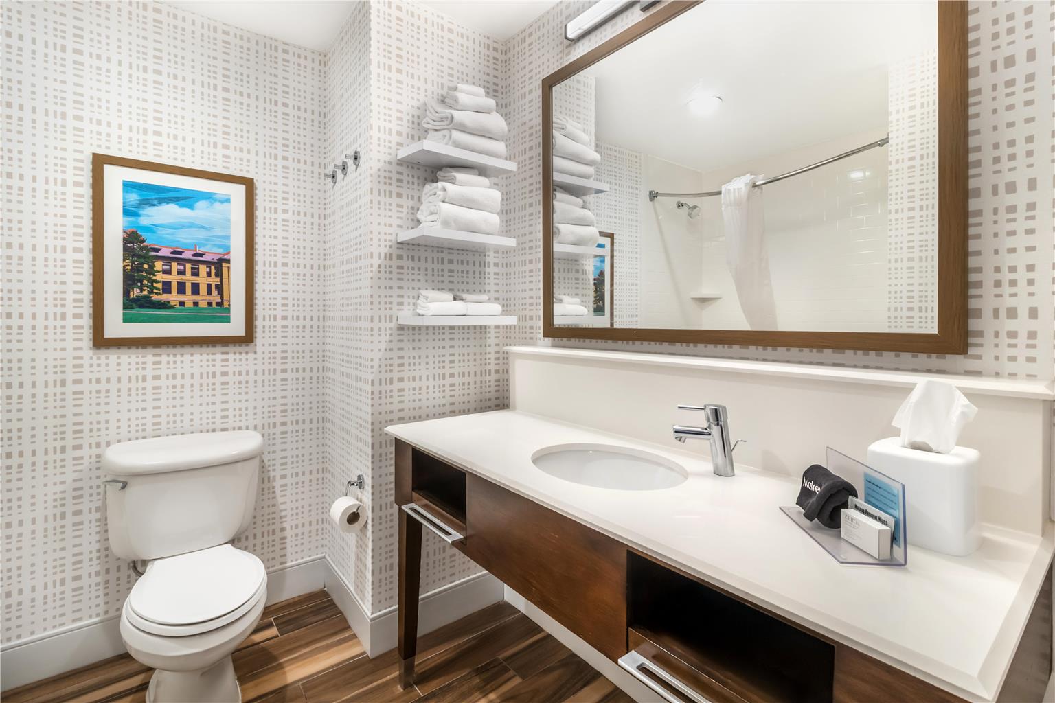Guest room bath 