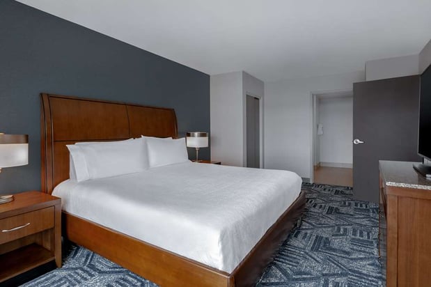 Images Hilton Garden Inn Burlington Downtown