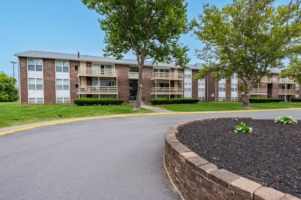 Images Hillcrest Village Apartment Homes