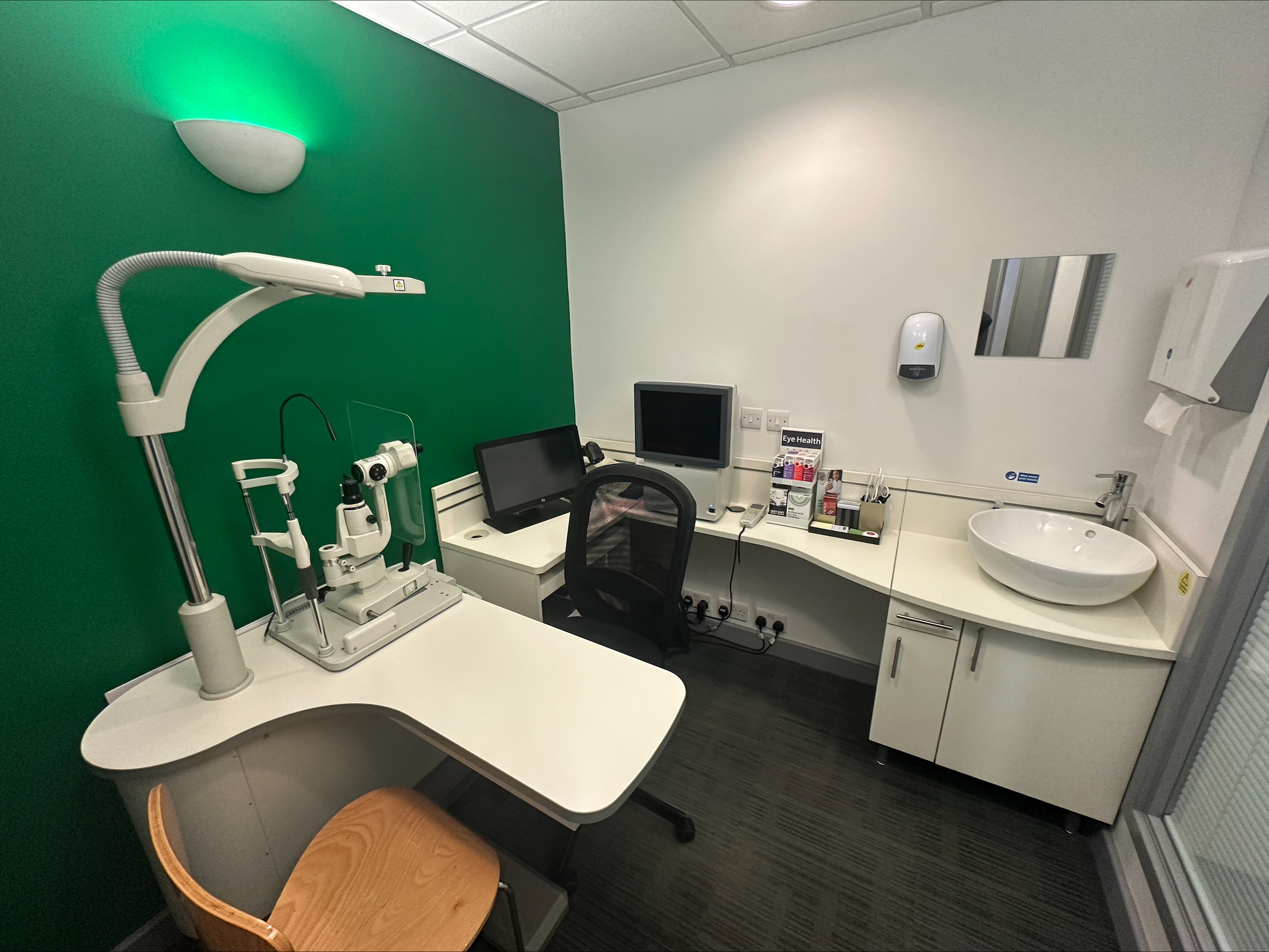 Specsavers Opticians and Audiologists - Leeds