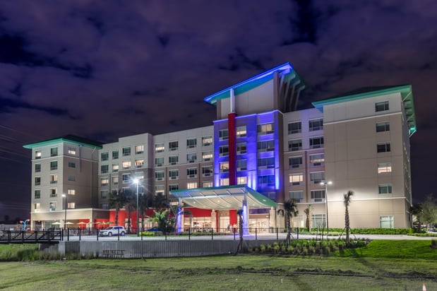 Images Holiday Inn Express & Suites Orlando at Seaworld by IHG
