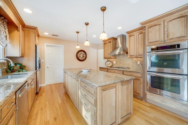 Images Arcadia, REALTORS
