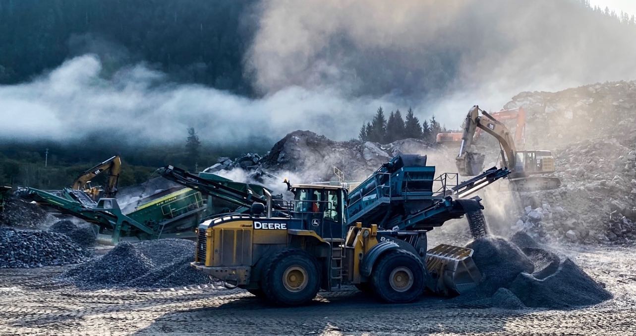 Images Storey's Excavating Ltd.