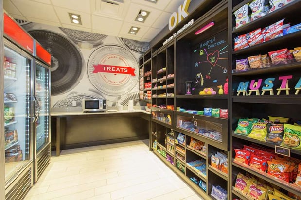 Images Hampton Inn Mustang