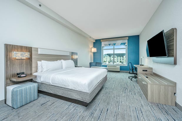 Images Holiday Inn Express & Suites Charleston Arpt-Conv Ctr Area by IHG