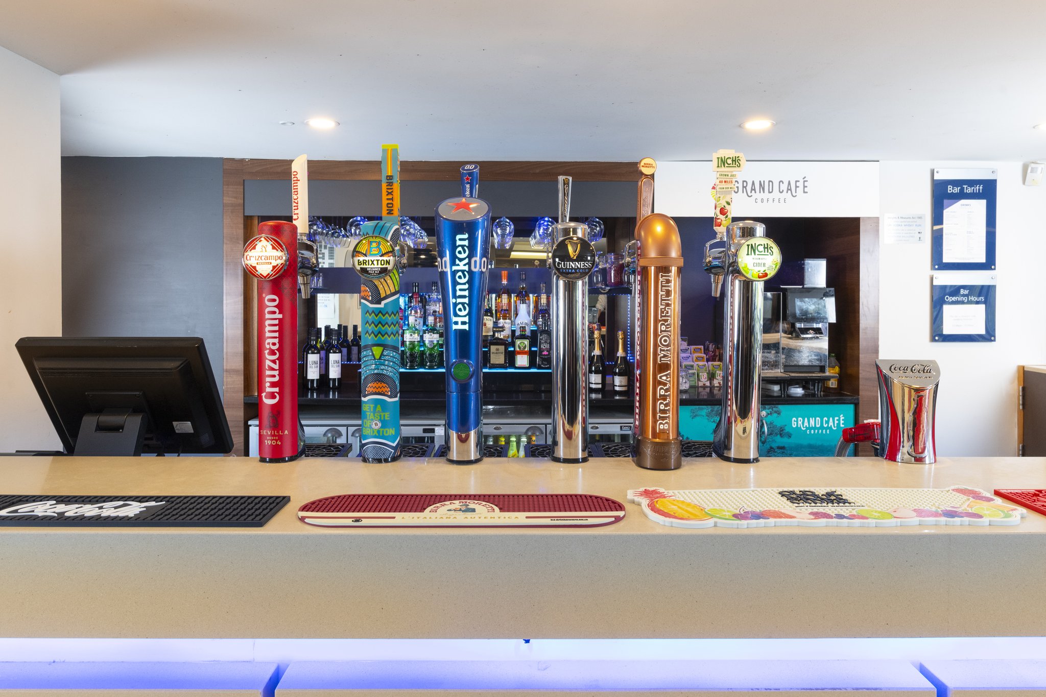 Images Holiday Inn Express Milton Keynes by IHG