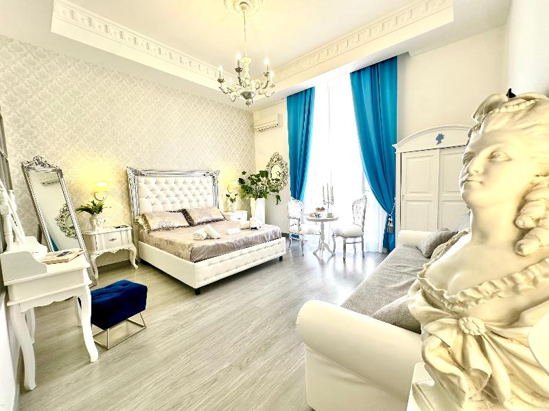Palazzo Chiatamone Bed And Breakfast