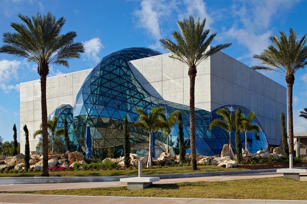 Images Holiday Inn & Suites Clearwater Beach S-Harbourside by IHG