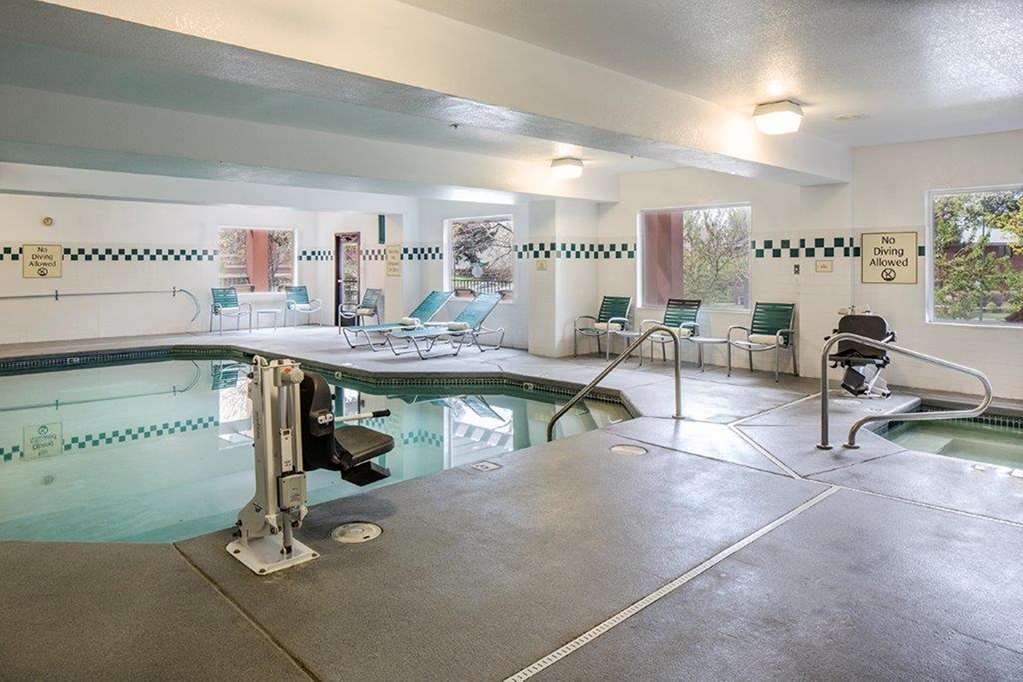 Pool DoubleTree by Hilton Hotel Bend Bend (541)317-9292