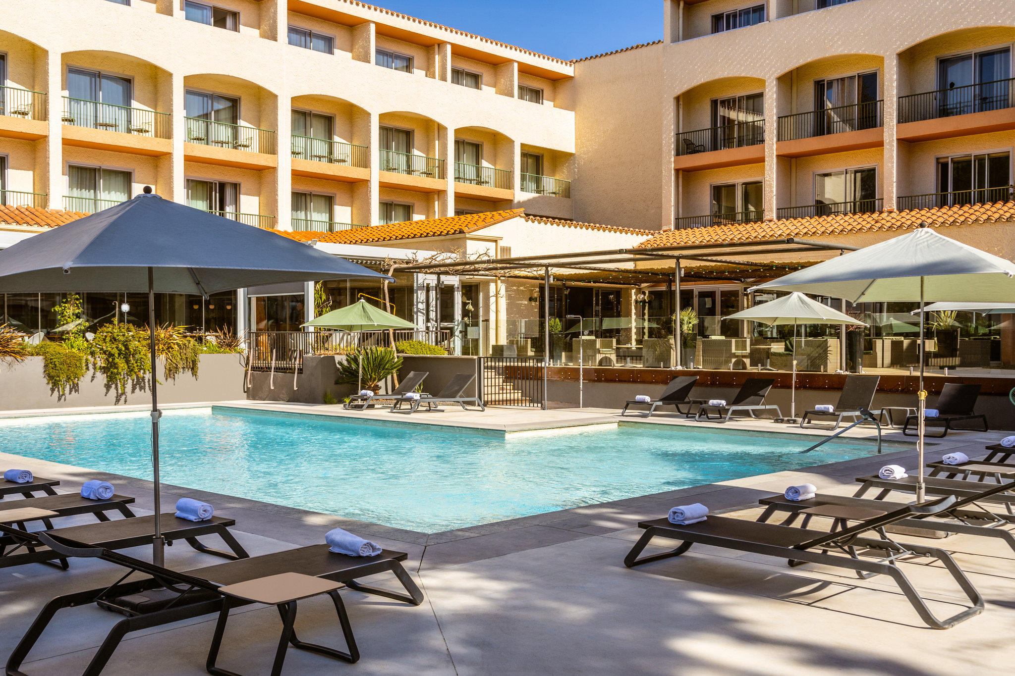 Images Holiday Inn Perpignan by IHG