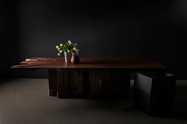 Images SENTIENT Furniture