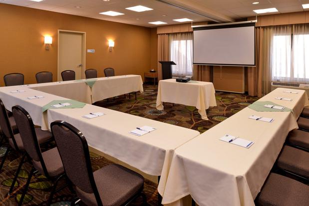 Images Holiday Inn Express & Suites Pocatello by IHG