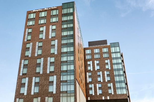 Images Hampton Inn & Suites Washington DC-Navy Yard