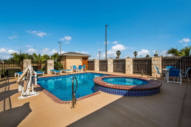 Images SureStay by Best Western Falfurrias