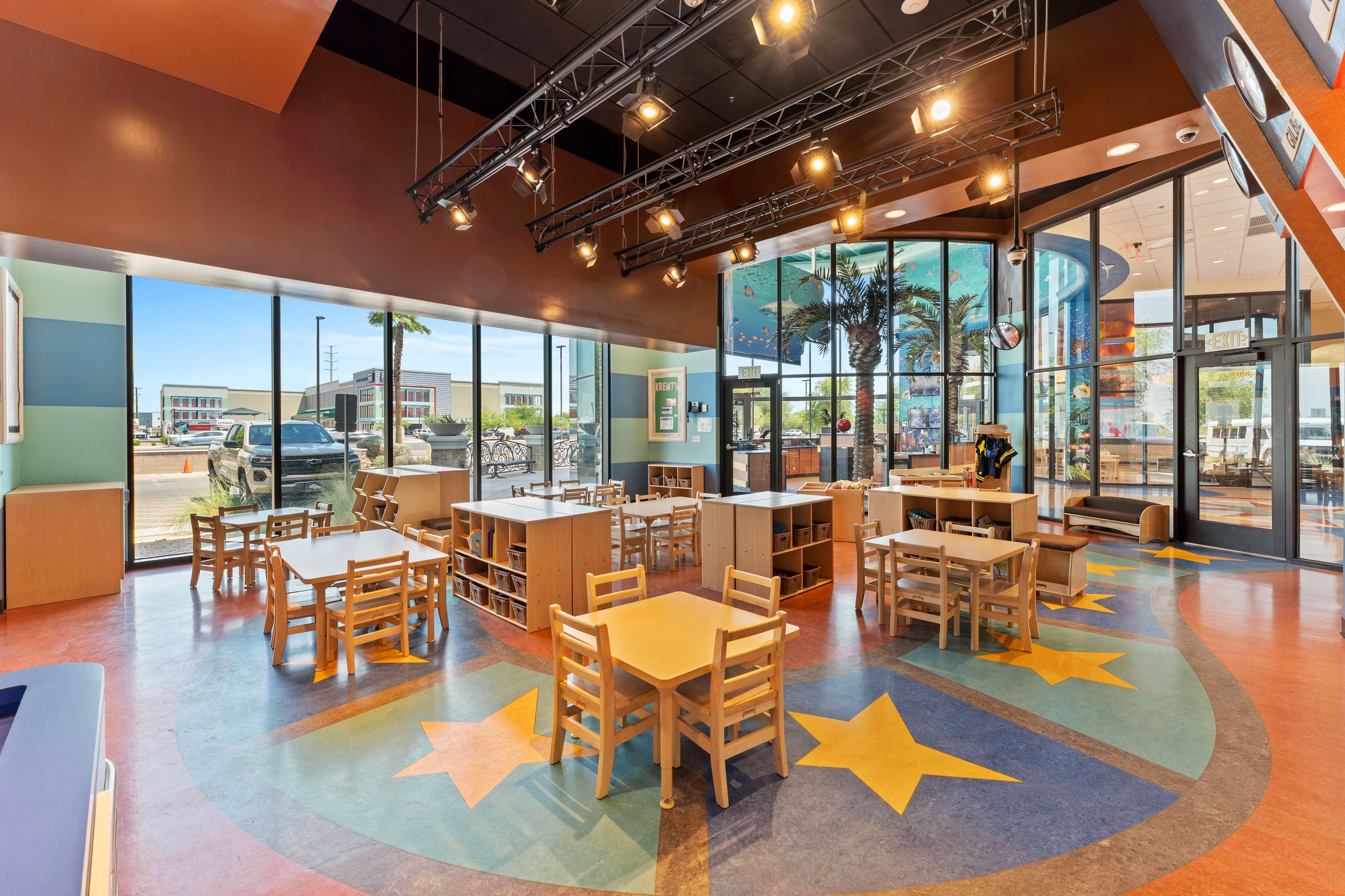 Cre`me de la Cre`me School of Gilbert Image