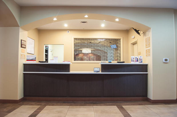 Images Candlewood Suites Fort Collins by IHG