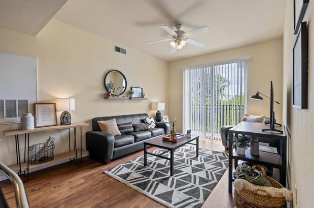 Images 2nd Avenue Centre