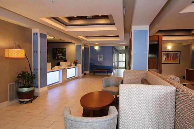 Images Holiday Inn Express & Suites Ashland, an IHG Hotel