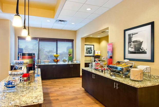 Images Hampton Inn & Suites Atlanta-Galleria