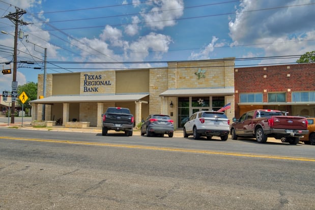Images Texas Regional Bank