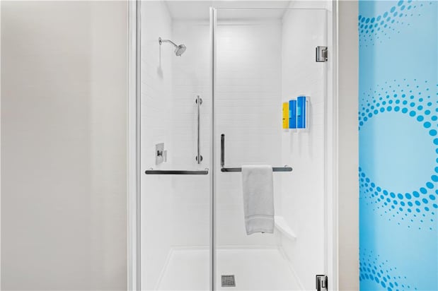 Images Tru by Hilton Kansas City Airport