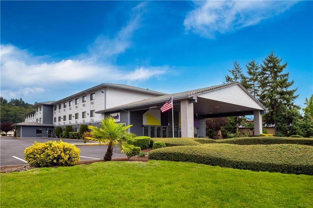 Images Spark by Hilton Kent Seattle