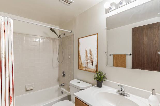 Images Highland Plaza Apartments