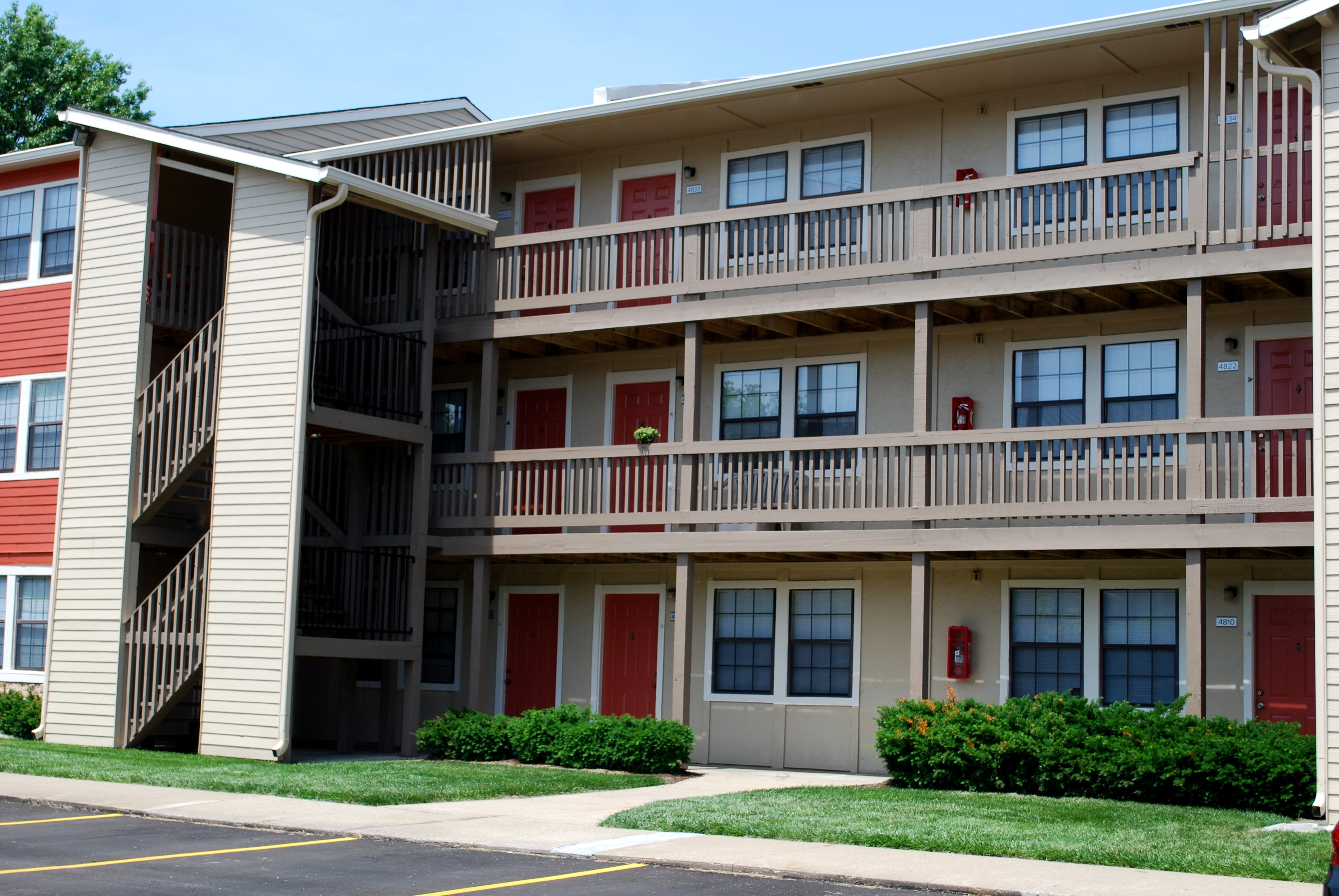 Exterior Of The Retreat Of Shawnee Apartment Homes