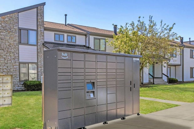 Images Lakeside Crossing at Eagle Creek Apartments and Townhomes