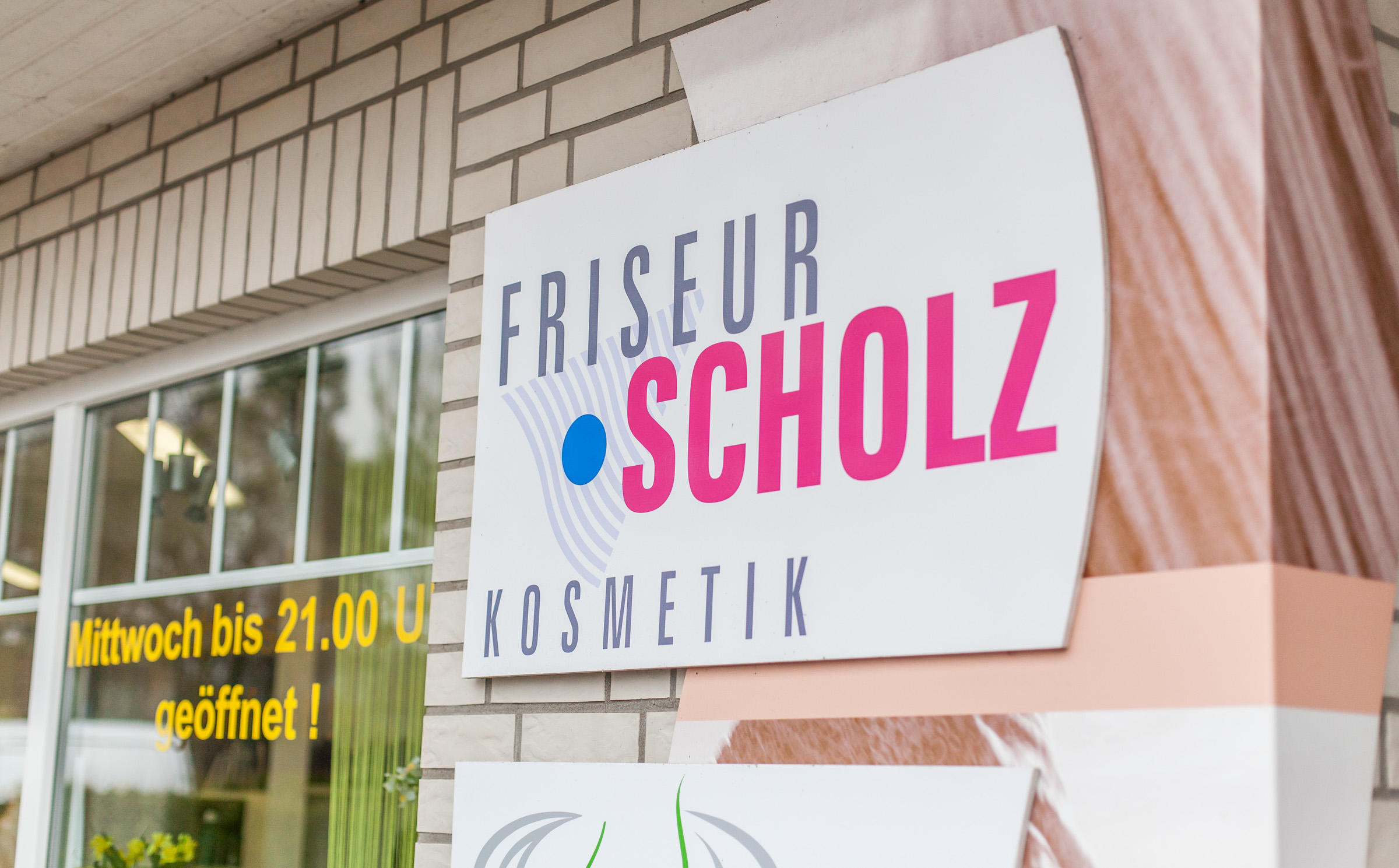 Friseur / Kosmetik Scholz, Hauptstr. 28B in Neerstedt