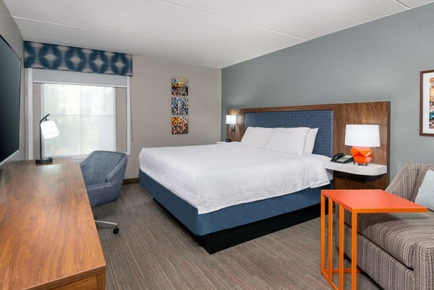 Images Hampton Inn & Suites Charlottesville-At The University