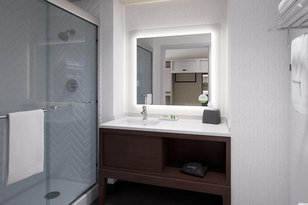 Images Holiday Inn Indianapolis - Airport Area N, an IHG Hotel