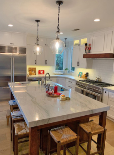 We are the top local remodeler for all of your interior and exterior home renovation projects!  From Bayouth Construction Services Thousand Oaks (805)236-7729
