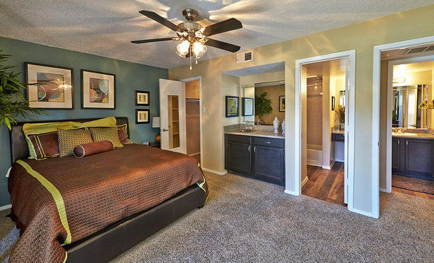 Images Hunters Point Apartments