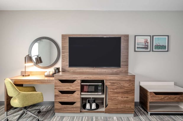 Images Hampton Inn Cleveland Airport-Tiedeman Rd