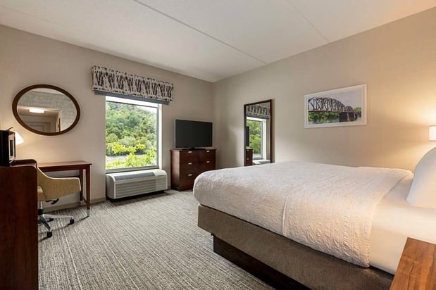 Images Hampton Inn & Suites Pittsburgh/Waterfront-West Homestead