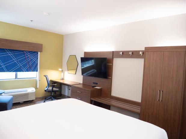 Images Holiday Inn Express & Suites Greenville Airport by IHG