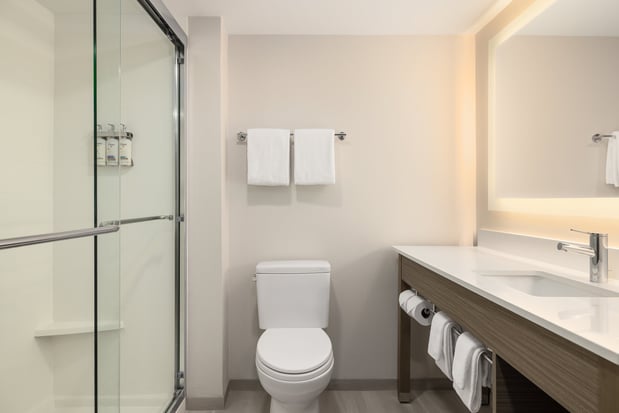 Images Holiday Inn Express Fayetteville - Fort Bragg by IHG