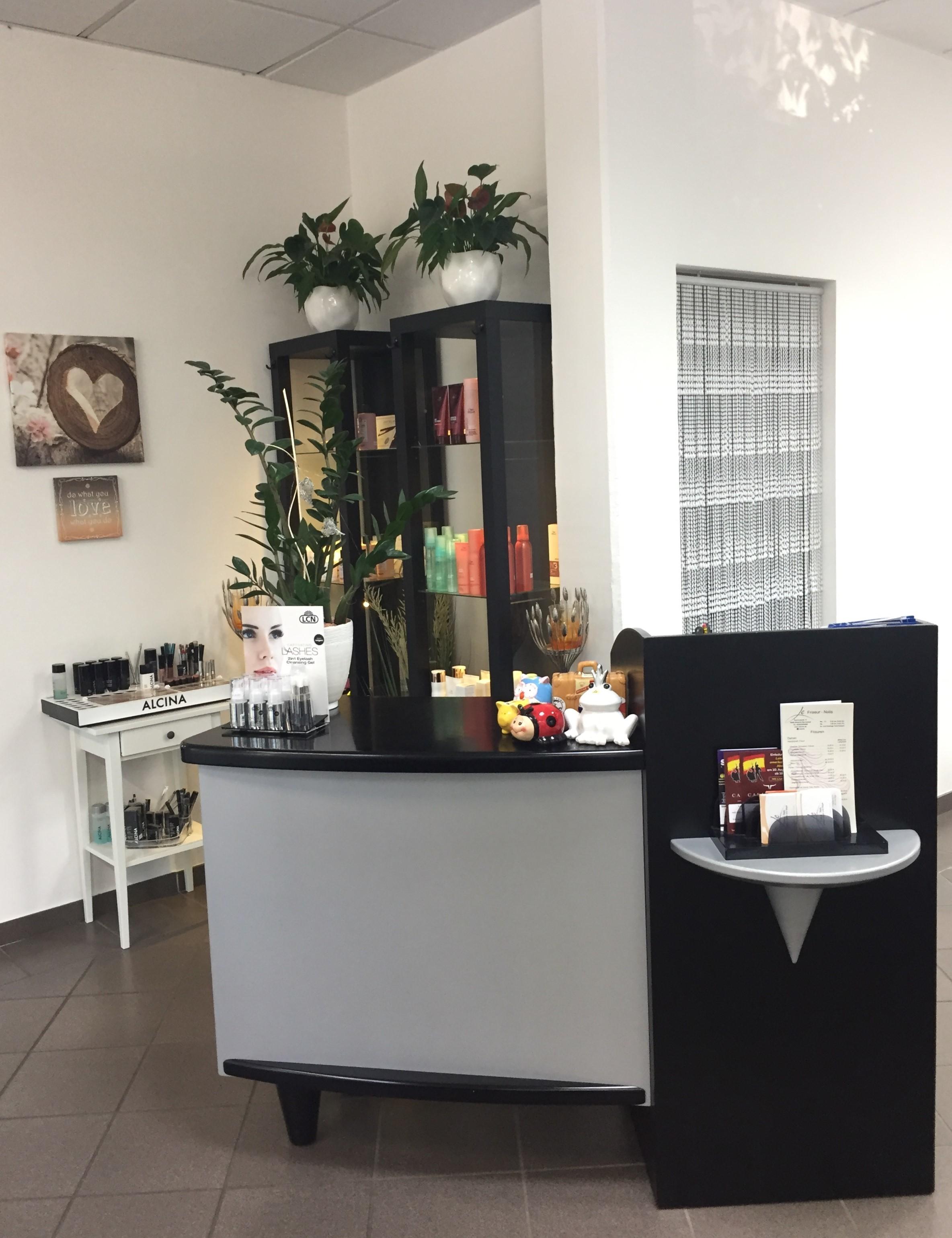 Le - Friseur und Nagelstudio, Reichowplatz 19 in Bielefeld