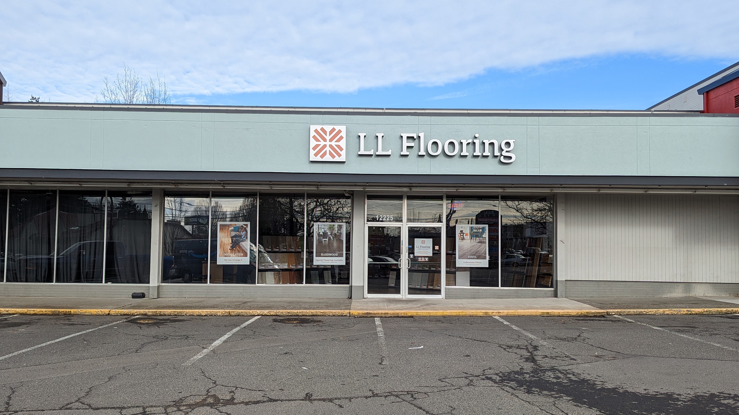 LL Flooring #1349 East Portland | 12225 NE Glisan Street | Storefront