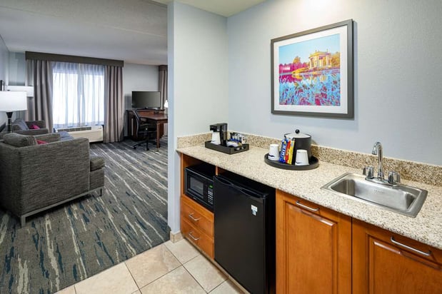 Images Hampton Inn & Suites St. Louis at Forest Park