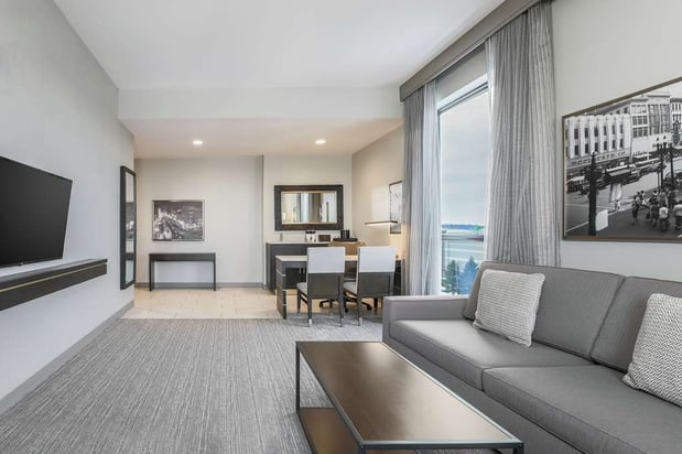 Images Embassy Suites by Hilton Syracuse Destiny USA
