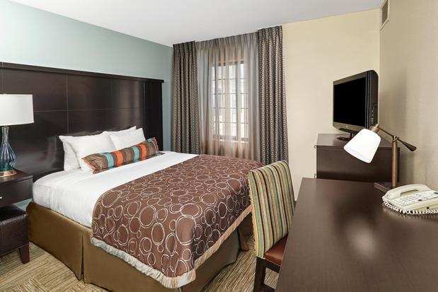 Images Staybridge Suites Chicago - Lincolnshire by IHG