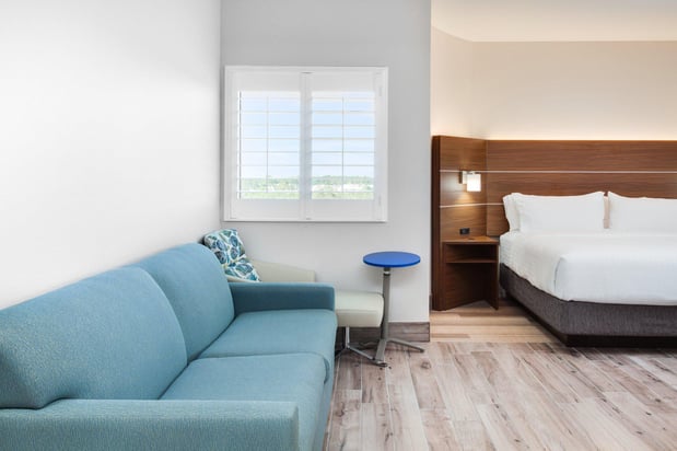 Images Holiday Inn Express & Suites Panama City Beach - Beachfront by IHG