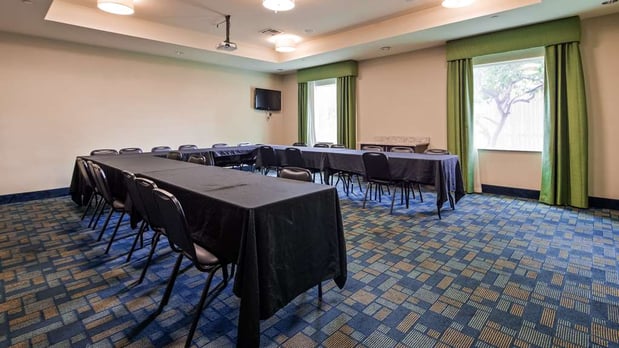Images Best Western Plus Carrizo Springs Inn & Suites