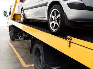 Towing service from our experienced team is only a phone call away! Need to sell your clunker for cash? Call us! Our speedy service will get your the best cash price for your car as soon as possible!
