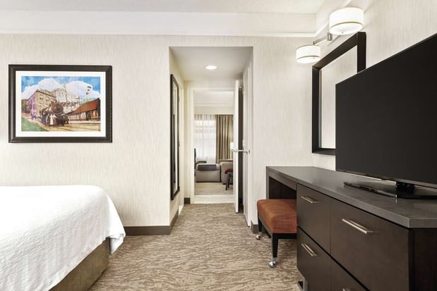 Images Embassy Suites by Hilton Chicago North Shore Deerfield