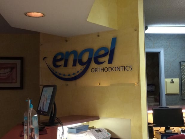 Images Engel, Lee Dr