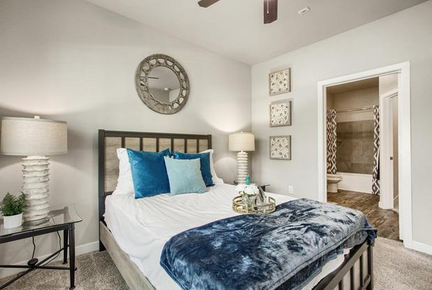 Images Urban Oaks at Conroe