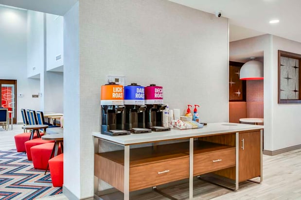Images Hampton Inn & Suites by Hilton Louisville East Oxmoor